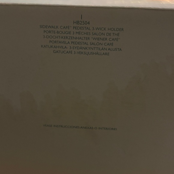 Set of 2 Partylite 3 wick pedestal candle holder white sidewalk cafe - Picture 3 of 6